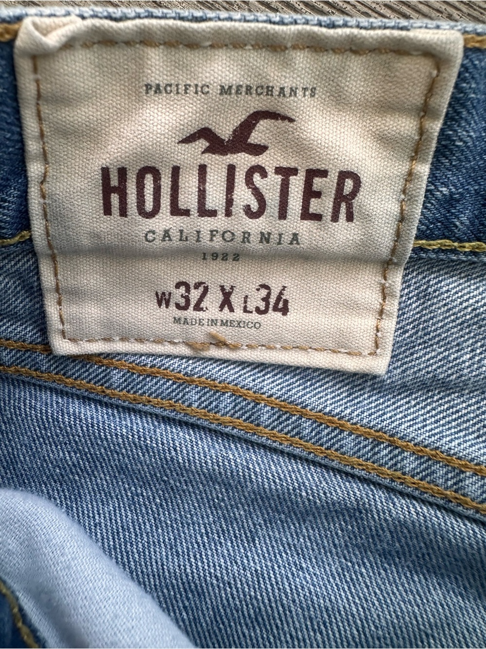 Hollister Men's Light Blue Straight-Leg Jeans Size 32x34 - Picture 3 of 7